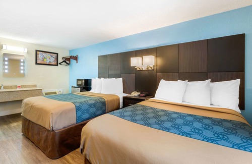 West Yarmouth Hotel | Econo Lodge by Choice - Cape Cod