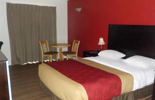 Vernon Cabin | Econo Lodge