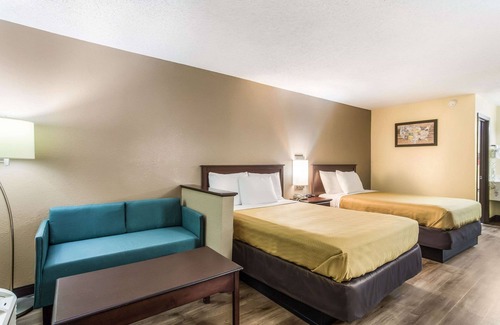 Clinton Hotel | Econo Lodge Clinton - Jackson West