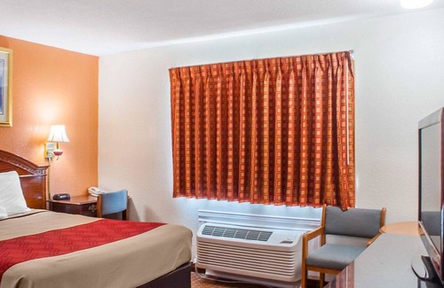 Cuba Hotel | Econo Lodge Cuba I-86