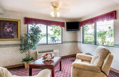 Dothan Hotel | Econo Lodge Dothan West