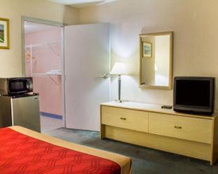 Drums Hotel | Econo Lodge Drums