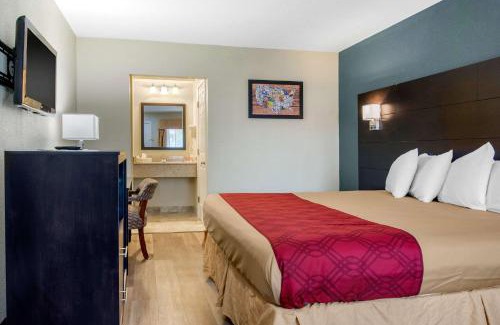 Freeport Cabin | Econo Lodge Freeport - Brunswick Area