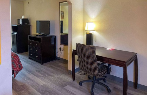 Sweetwater Hotel | Econo Lodge Inn & Suites Sweetwater I-20