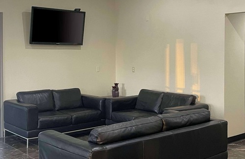 Sweetwater Hotel | Econo Lodge Inn & Suites Sweetwater I-20