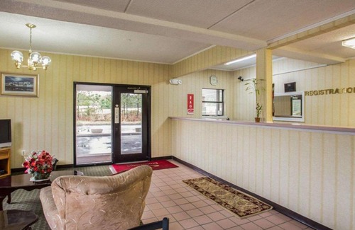 Lugoff Hotel | Econo Lodge Inn & Suites