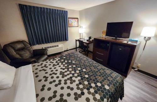 Ortonville Cabin | Econo Lodge Ortonville