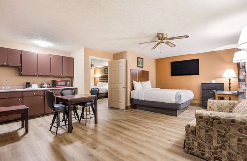 Selmer Hotel | Econo Lodge Selmer