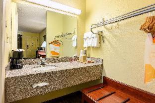 Athens Cabin | Econo Lodge
