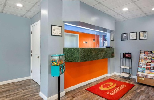 Cortland Cabin | Econo Lodge