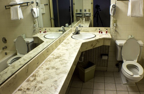 Erie Hotel | Econo Lodge