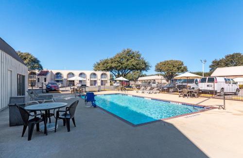 Sonora Cabin | Econo Lodge