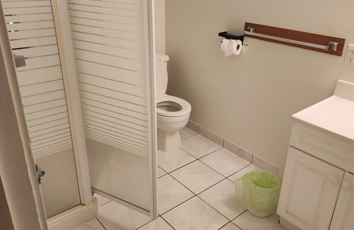 Burnaby House | Economical homestay