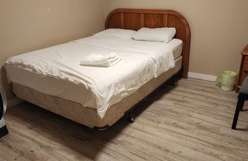 Burnaby House | Economical homestay