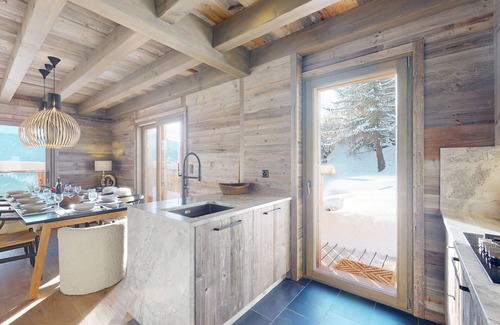 Vex Ski Chalet | Ecureuil noir COSY & QUIET chalet 10 personnes