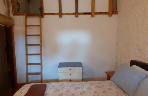 Saint-Antoine-Cumond Apartment | ecurie le buguet