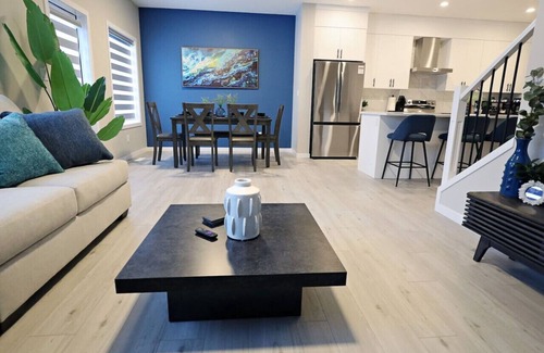 West Edmonton House | Edgemont Escape |A/C|Family Friendly|WEM|Disney+