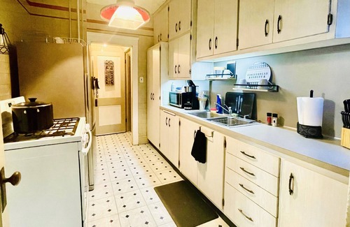 Detroit - Shoreway House | Edgewater Bohemian Beach Club - 6 bed 3.5 bath