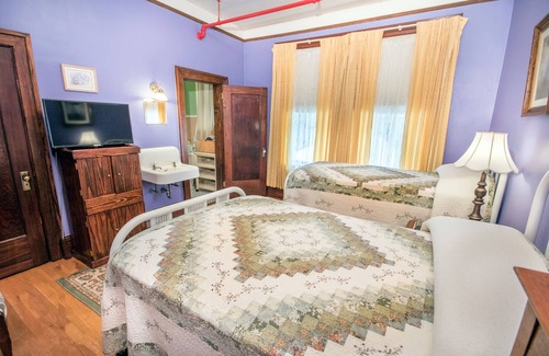 Winter Garden Bed & Breakfast | Edgewater Hotel