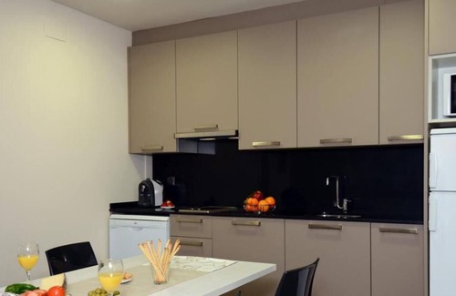 Sants-Badal Apartment | Edificio Aptos. Barcelona, Zona Sants, Consultar
