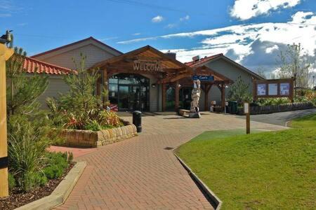 Prestonpans House | Edinburgh - Seton Sands - Rio Caravan - Pet Friendly