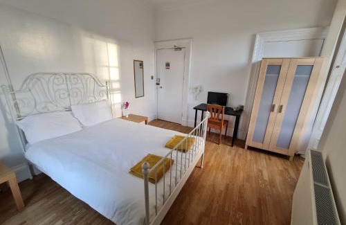 Newington House | Edinburgh Travel Guest House