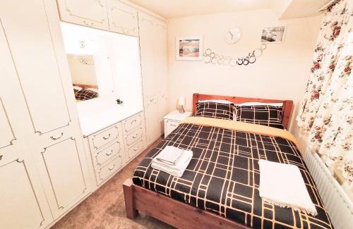 Dudley House | EEE Homes Dudley, a retro expression