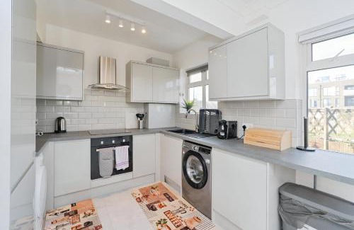 Charlton House | EEJs Stylish 3 Bedroom House - Greenwich
