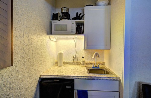 Hendricks and Venice Isles House | Efficiency 3 on water las olas/beach free kayaks.