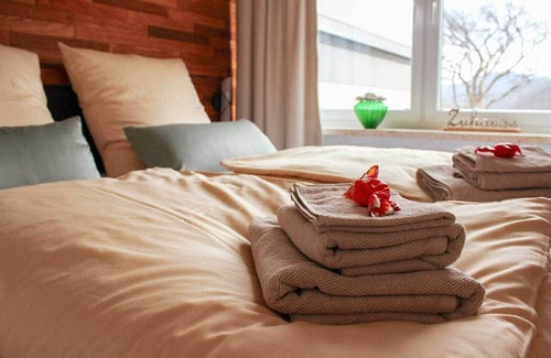 Bad Lauterberg Apartment | Eichhörnchen Ferienwohnung mit Pool & Sauna