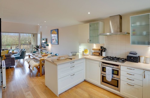 Cirencester House | Eider Cottage: Lake View & Spa Access in the Cotswolds