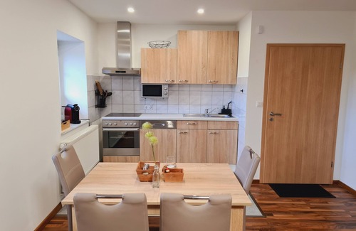 Budesheim Apartment | Eifelauszeit - Apartment Klein with garden, pet-friendly