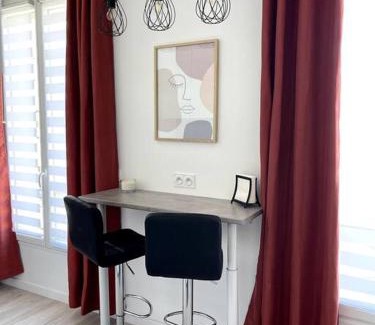 Quartier de Javel Apartment | Eiffel Tour Cosy terracota