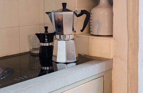 Buetschwil-Ganterschwil House | Ein Bijou mit Kachelofen, Garten und eigenem Fluss