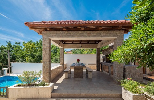 Maslenica Villa | Eine Angenehme Villa, Ideal für Familie und Freunde. Haustierfreundlich!