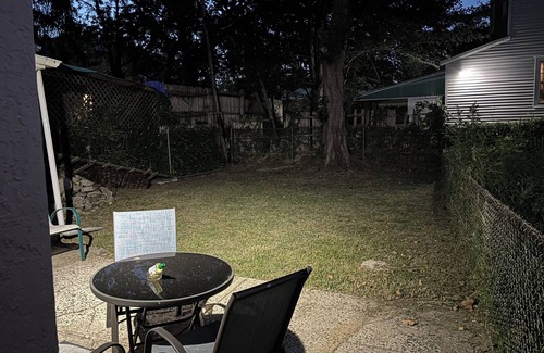 Olney-Oak Lane Apartment | Einstein hospital basement unit