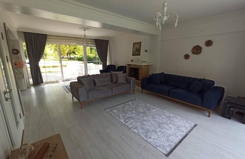 Yanik Villa | EKŞİ HOUSE