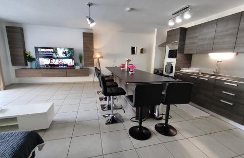 Faaa Apartment | Elégant F3 à la Villa Stencer, Papeete, calme climatisé et spacieux