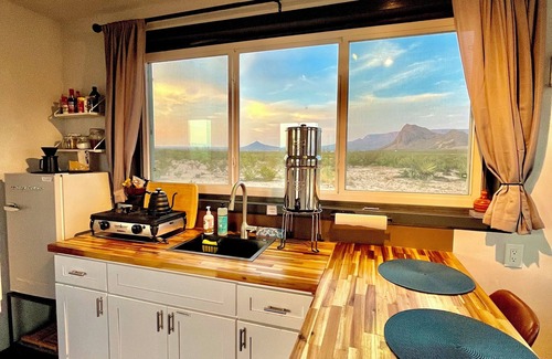 Alpine House | El Coyote Terlingua - Red Bluff