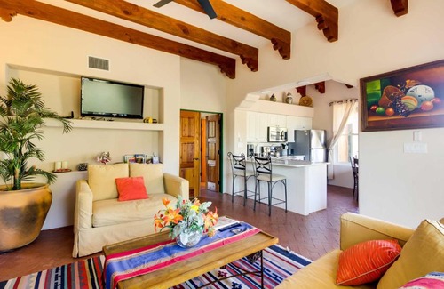 Tucson House | El Diamante Mtn-View Casita with Private Jacuzzi!