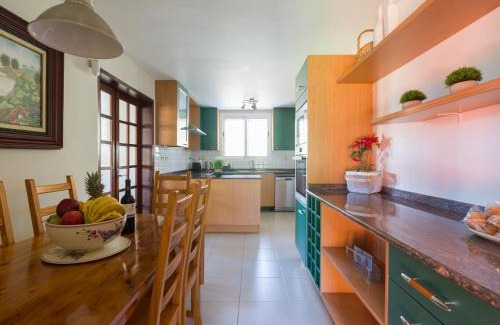 Cuesta la Grama Villa | El Jardin de Santa Brígida with private pool, sauna & jacuzzi