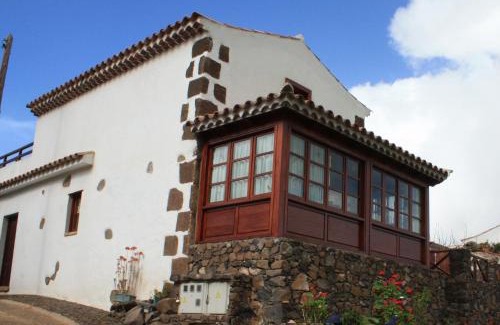 Santa Maria de Guia de Gran Canaria House | El Junquillo by Villas Rivero