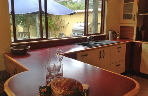 Tawharanui Cottage | El Kedira - Campbells Beach Holiday Home
