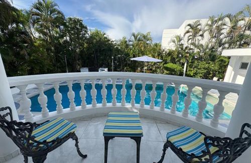 Girardot House | El Peñón golf course tennis BBQ private pool