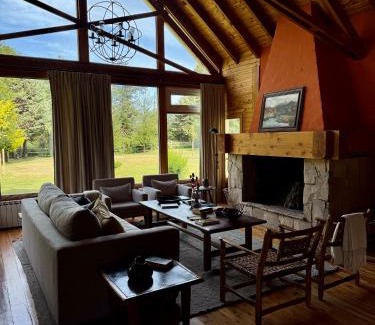 Cholila Hotel | El Pedregoso Casa Amarilla