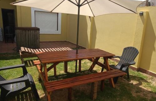Las Colinas de Peralta Ramos Apartment | EL REFUGIO 1 CUADRA COSTA,COCHERAS, CALEFACCIÓN,PARRILLAS,ROPA DE CAMA,WIFI, IMPECABLE FARO MOGOTES SOLO PAREJAS y FAMILIAS