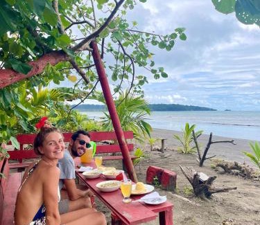 Arusi Cabin | El Retoño del Negro Gozón