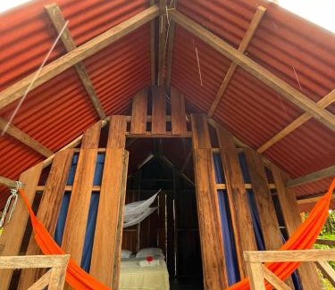 Arusi Cabin | El Retoño del Negro Gozón