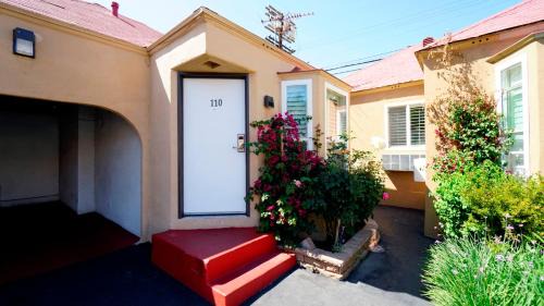 Studio City Hotel | El Royale Hotel - Near Universal Studios Hollywood