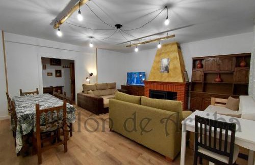 El Real de San Vicente House | El Salón de Arriba